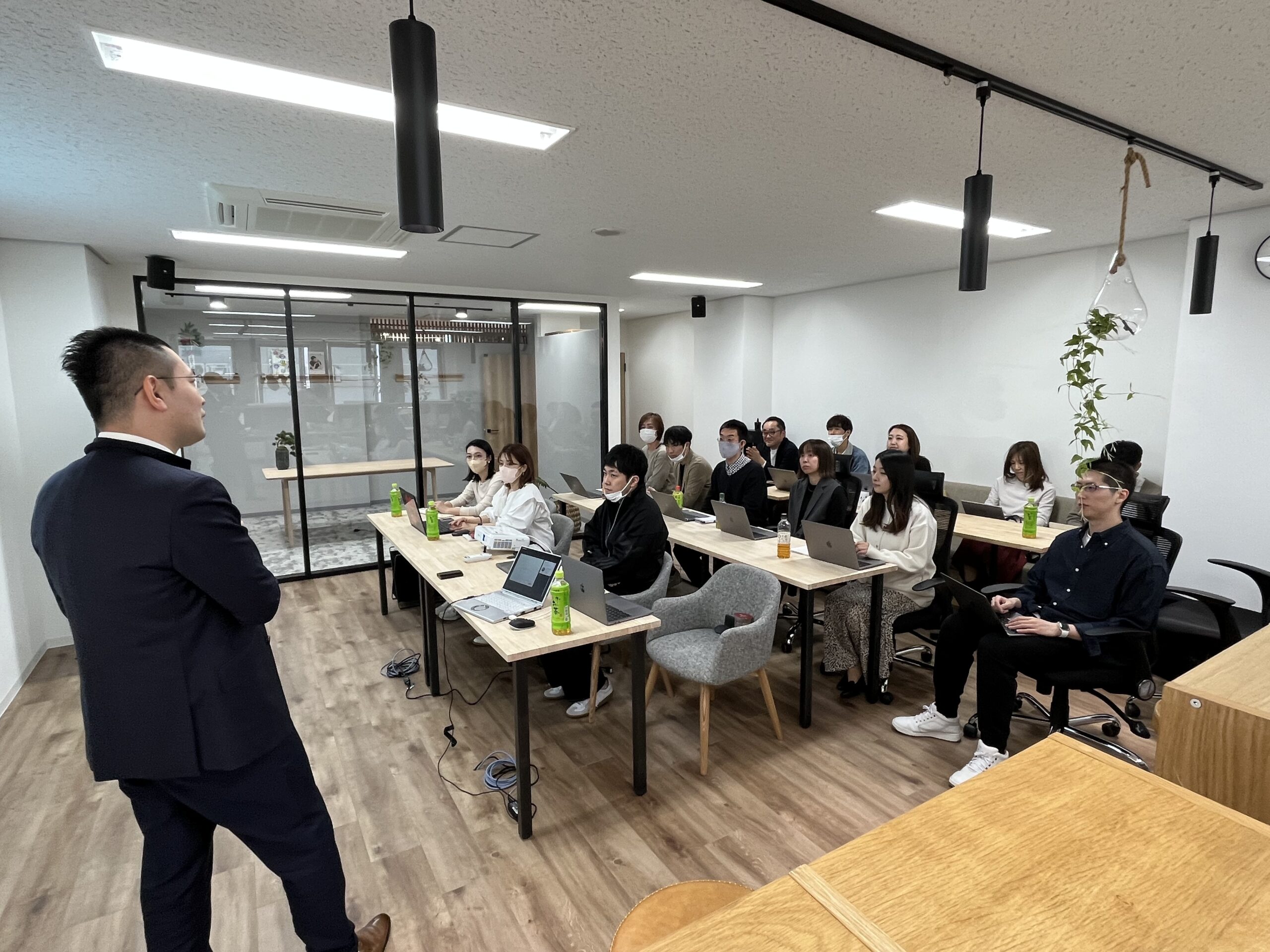 神戸オフィス勉強会風景